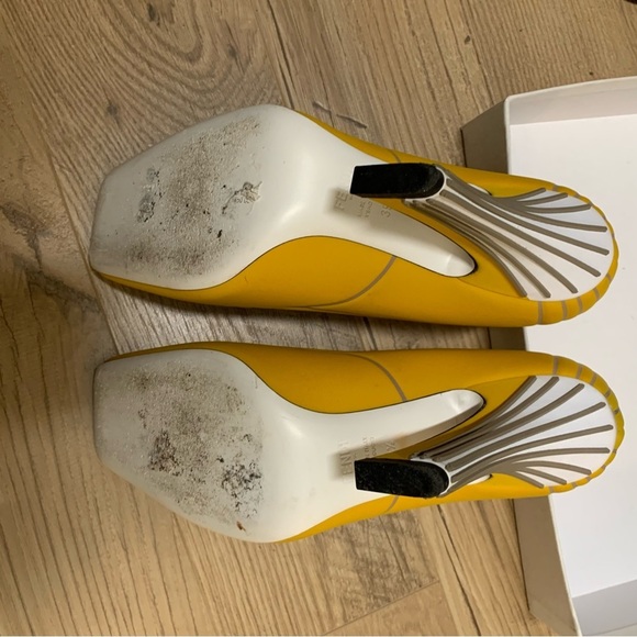 Fendi Ffredom Heel in Yellow - Picture 5 of 5